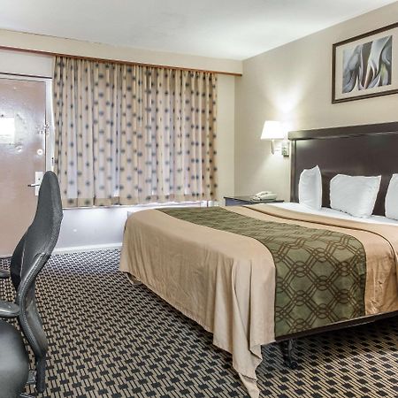Econo Lodge West Haven Eksteriør billede