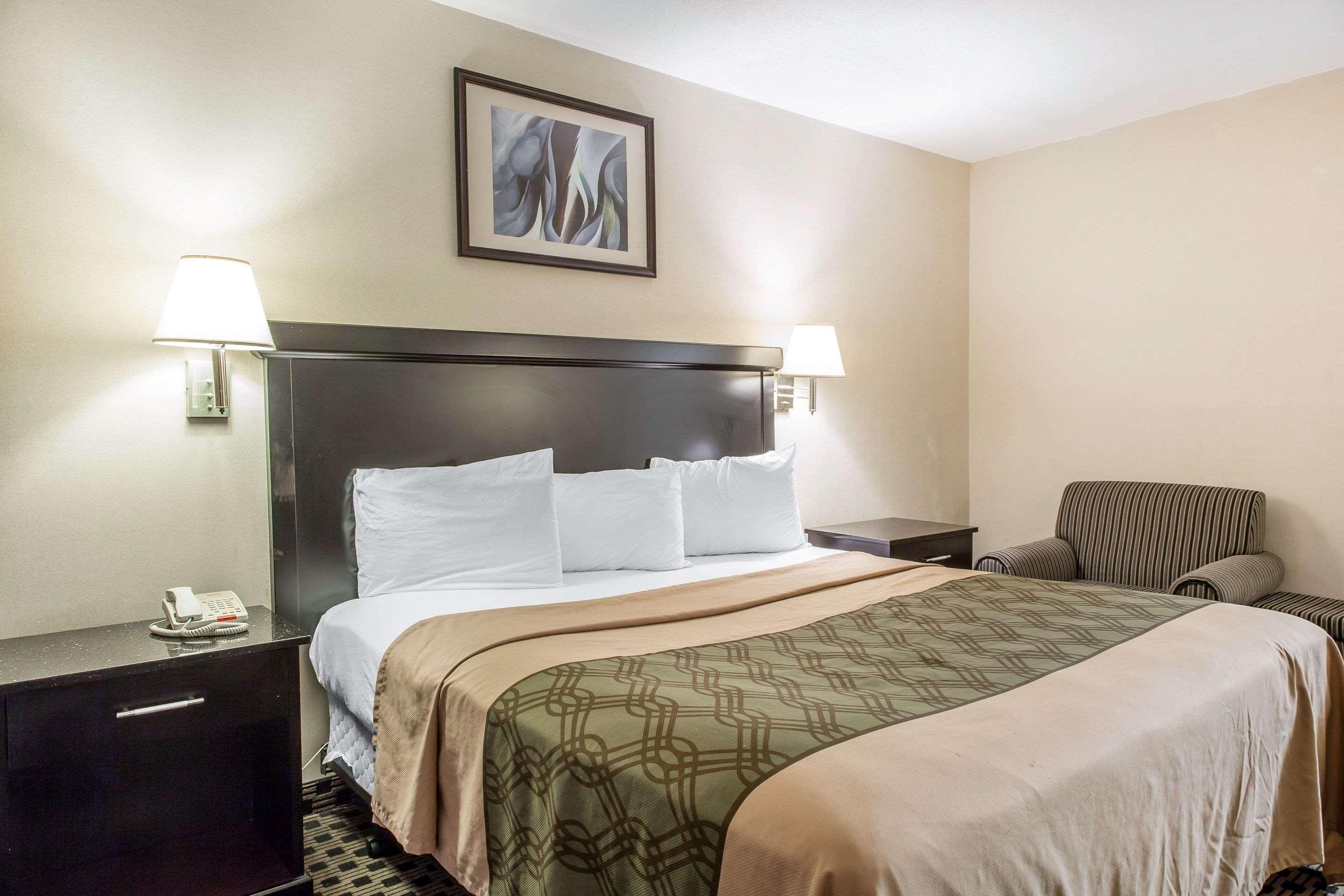 Econo Lodge West Haven Eksteriør billede