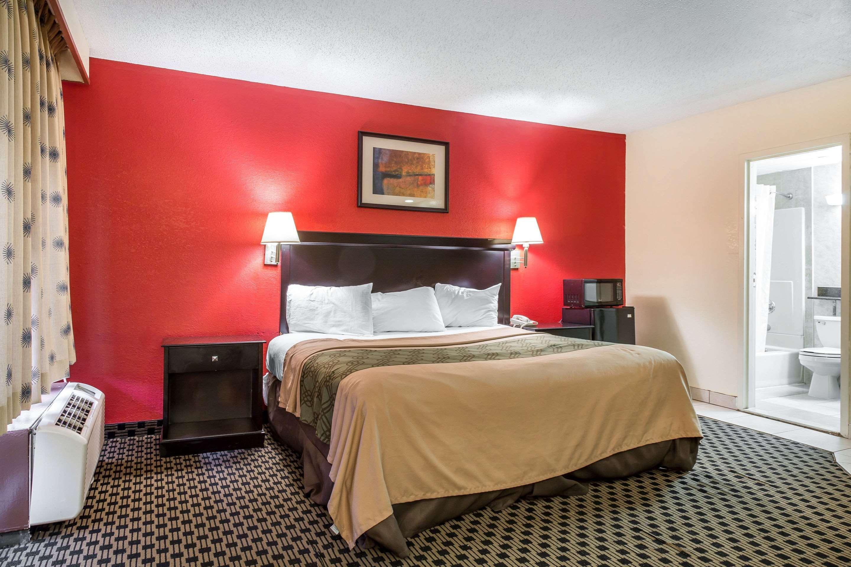 Econo Lodge West Haven Eksteriør billede