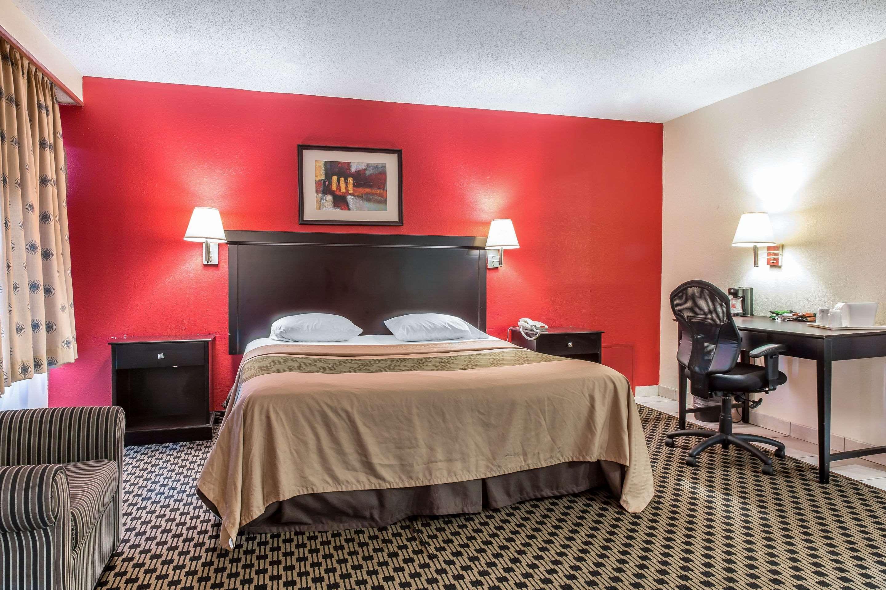 Econo Lodge West Haven Eksteriør billede