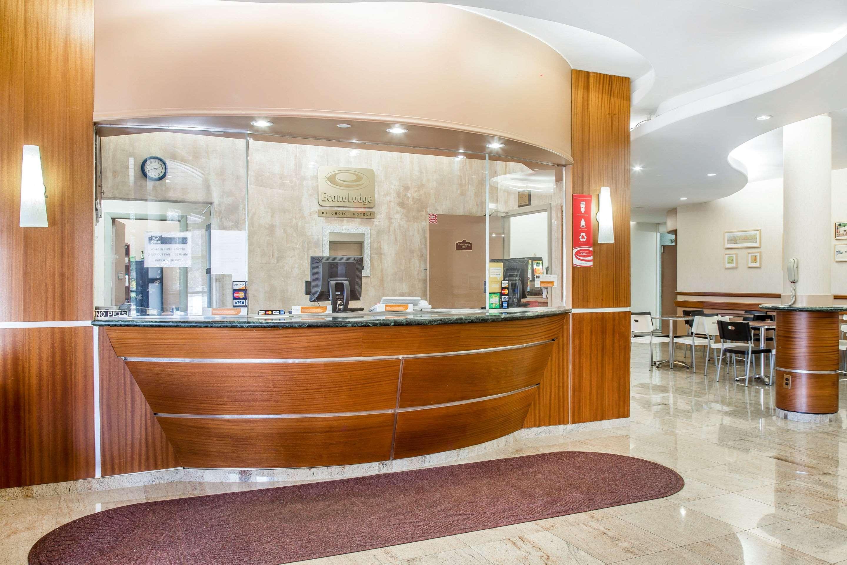 Econo Lodge West Haven Eksteriør billede