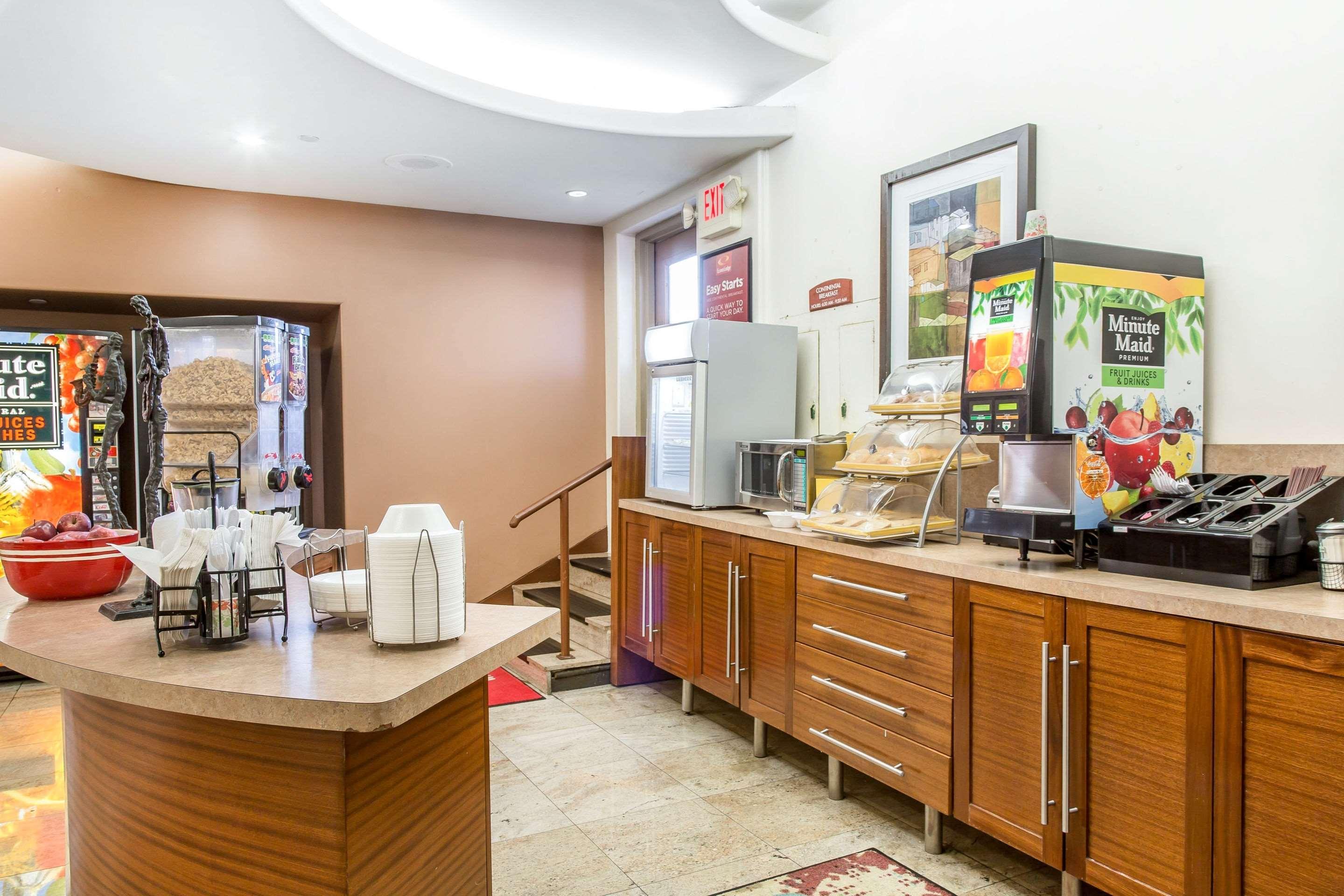 Econo Lodge West Haven Eksteriør billede